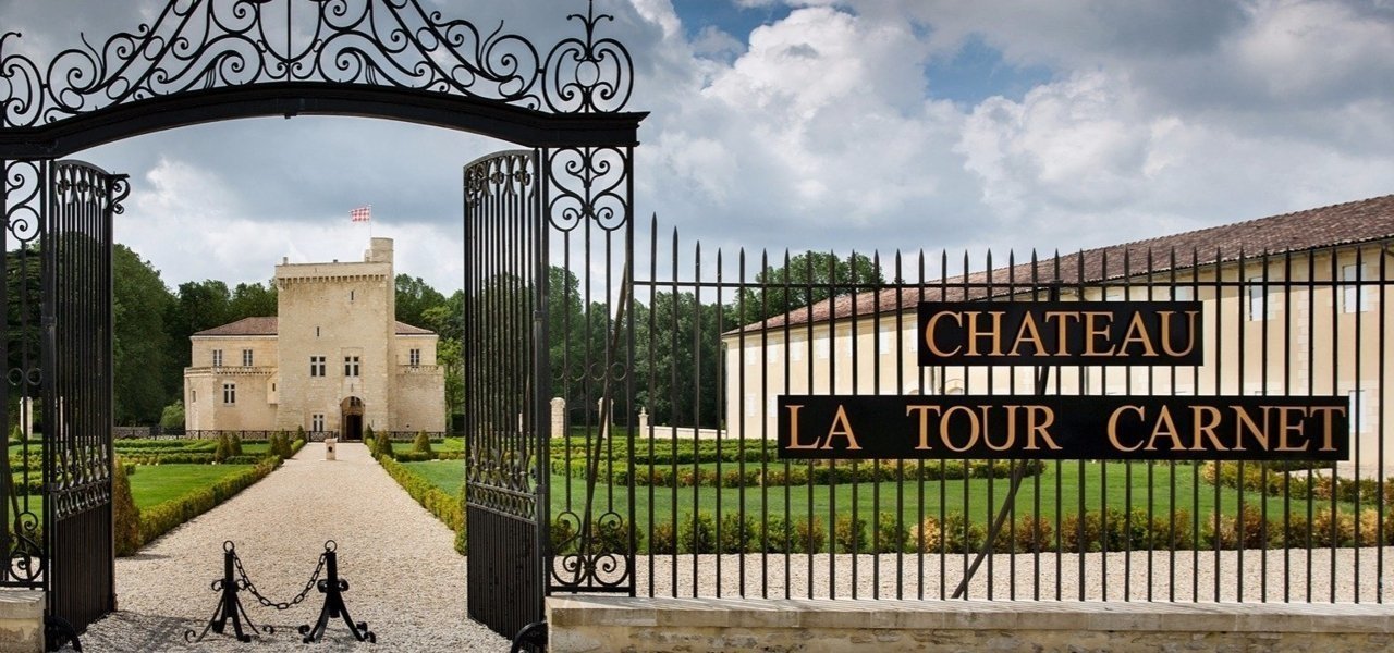 Entrance chateau La Tour Carnet 