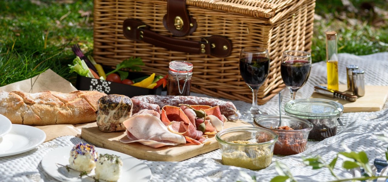 Bespoke food and wine activity at Domaine de Fontenille in Provence - Wine Paths