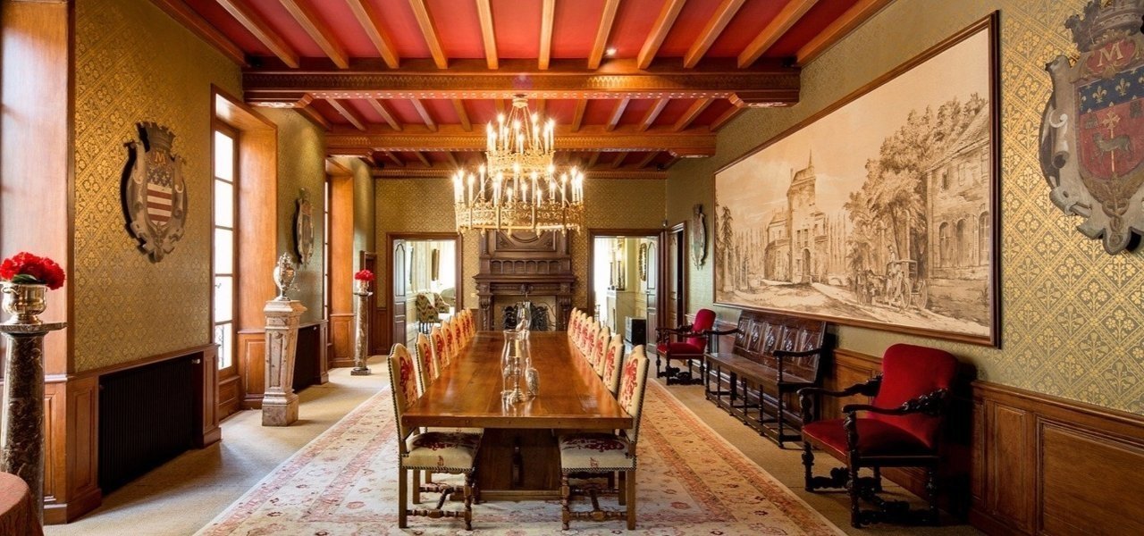 Chateau La Tour Carnet