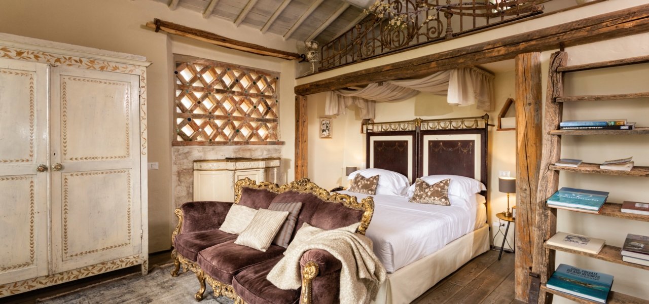 Deluxe Room - best hotel in tuscany - Wine Paths