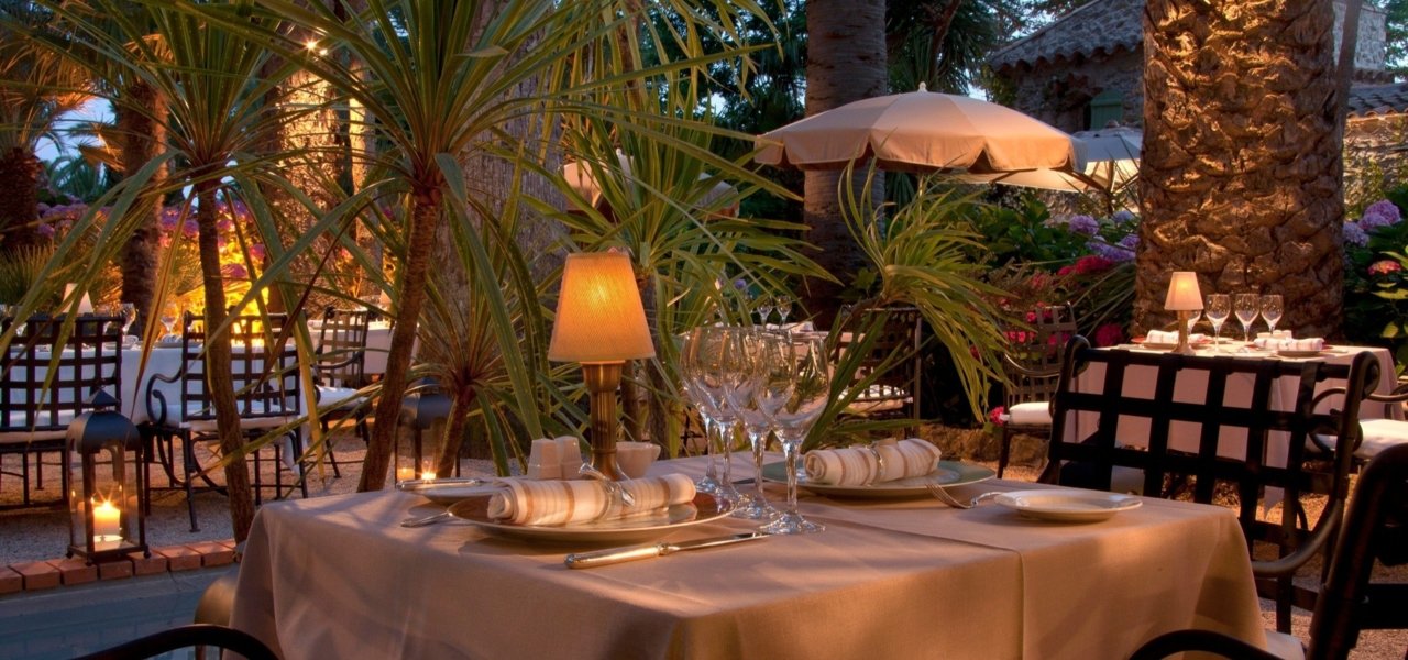 exterior restaurant