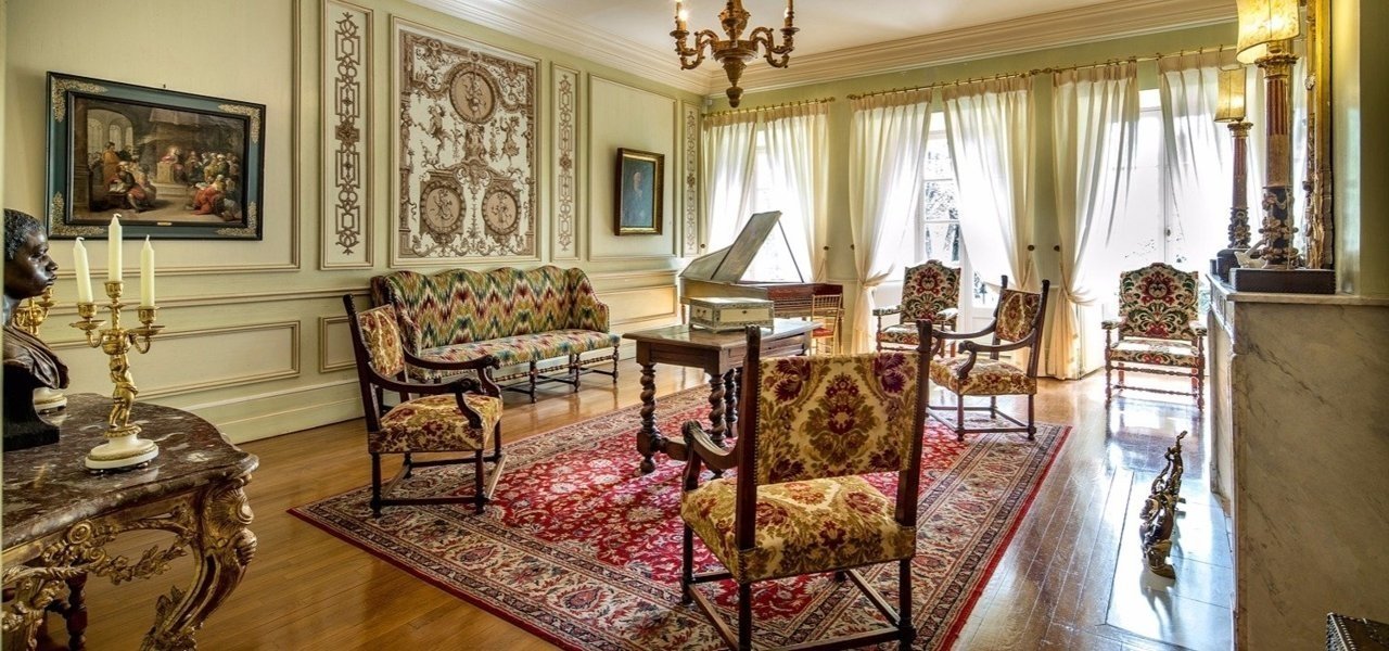 Room Chateau La Tour Carnet