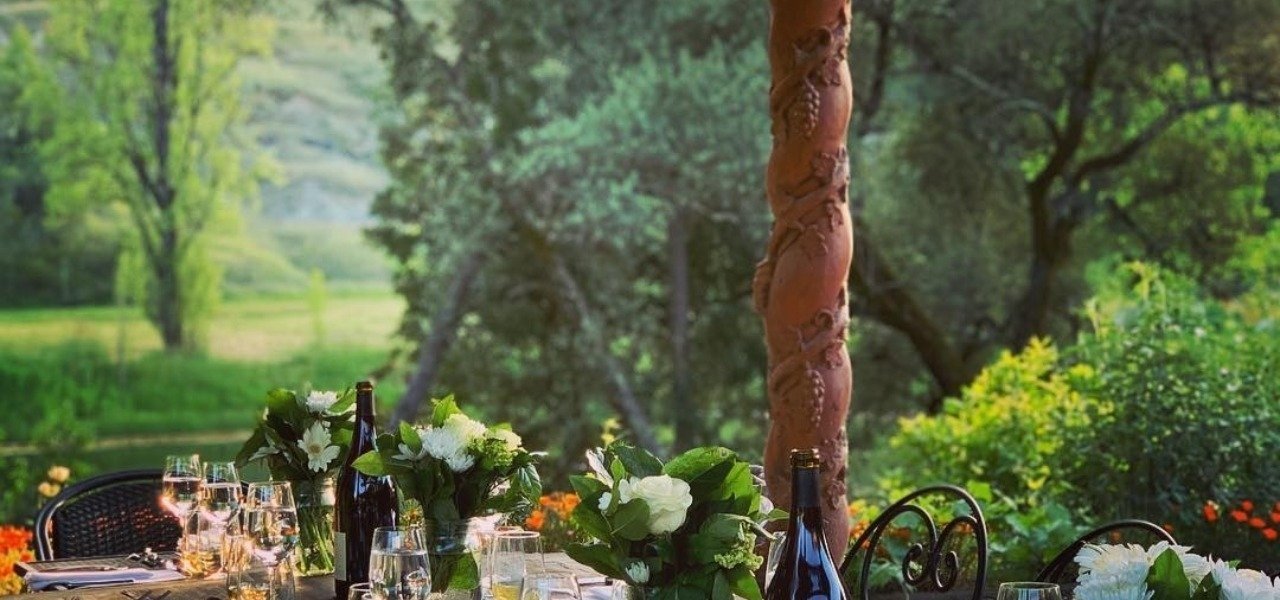 bespoke wine tasting at Acaibo - Wine Paths